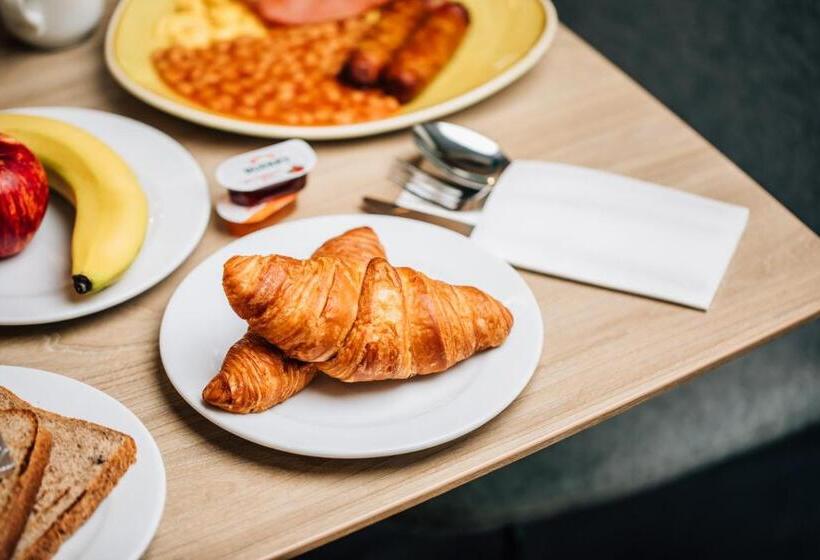 فندق Holiday Inn Express Belfast City, An Ihg