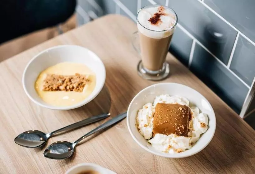 Отель Holiday Inn Express Belfast City, An Ihg