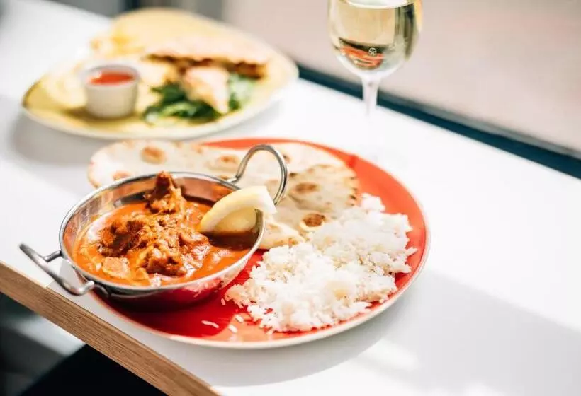 Отель Holiday Inn Express Belfast City, An Ihg