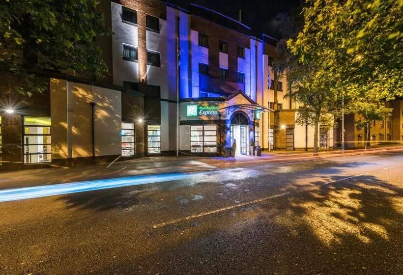 Отель Holiday Inn Express Belfast City, An Ihg