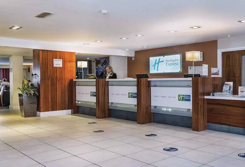 호텔 Holiday Inn Express Glenrothes, An Ihg