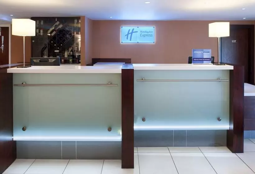 호텔 Holiday Inn Express Glenrothes, An Ihg