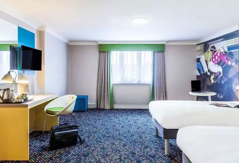 בית מלון כפרי Ibis Styles Reading Oxford Road