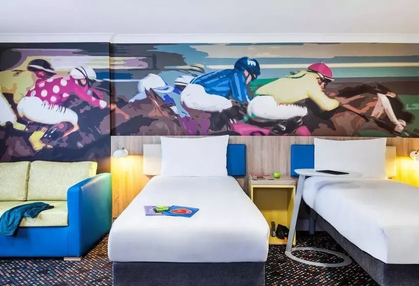 בית מלון כפרי Ibis Styles Reading Oxford Road