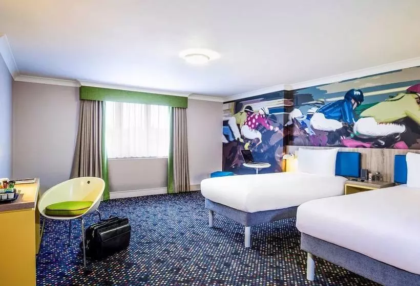 בית מלון כפרי Ibis Styles Reading Oxford Road