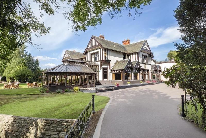 هتل Leonardo Boutique  Huntingtower Perth