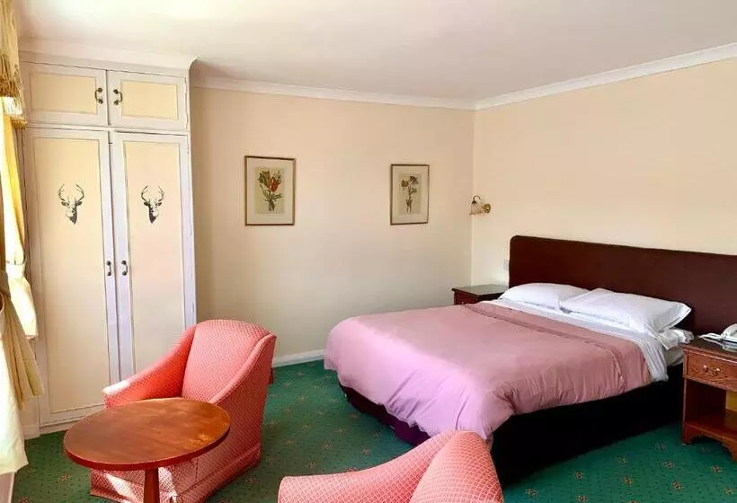 Lochalsh Hotel With Views To The Beautiful Isle Of Skye