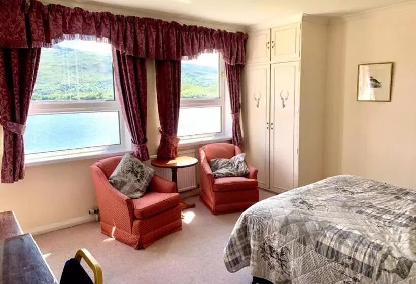 Lochalsh Hotel With Views To The Beautiful Isle Of Skye