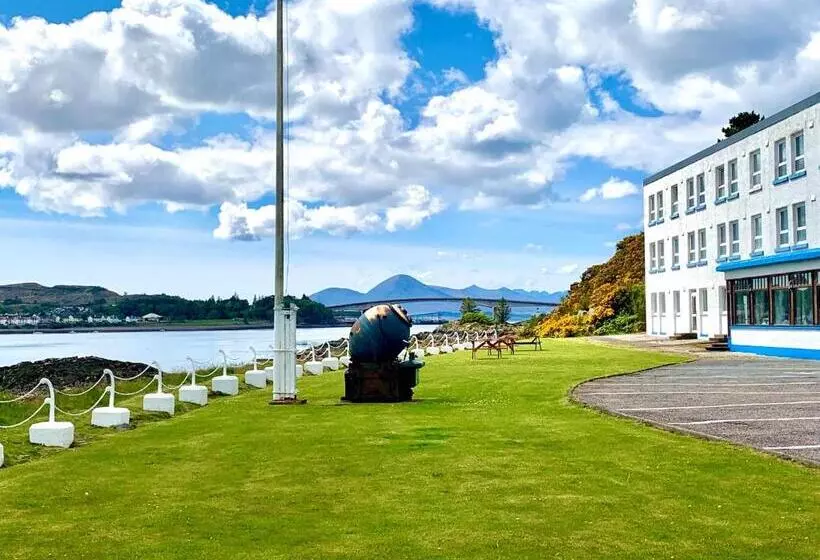 Lochalsh Hotel With Views To The Beautiful Isle Of Skye