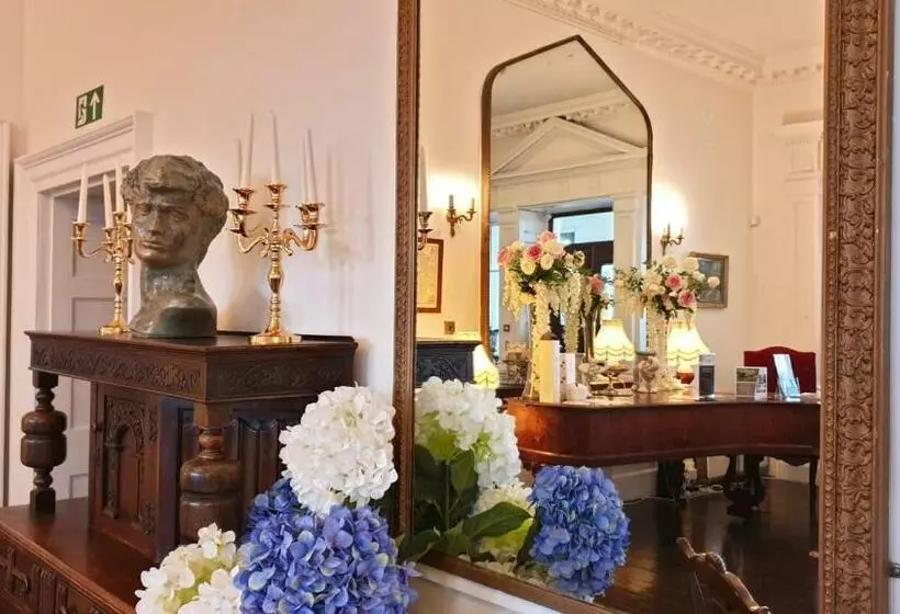 בית מלון כפרי Longworth Hall