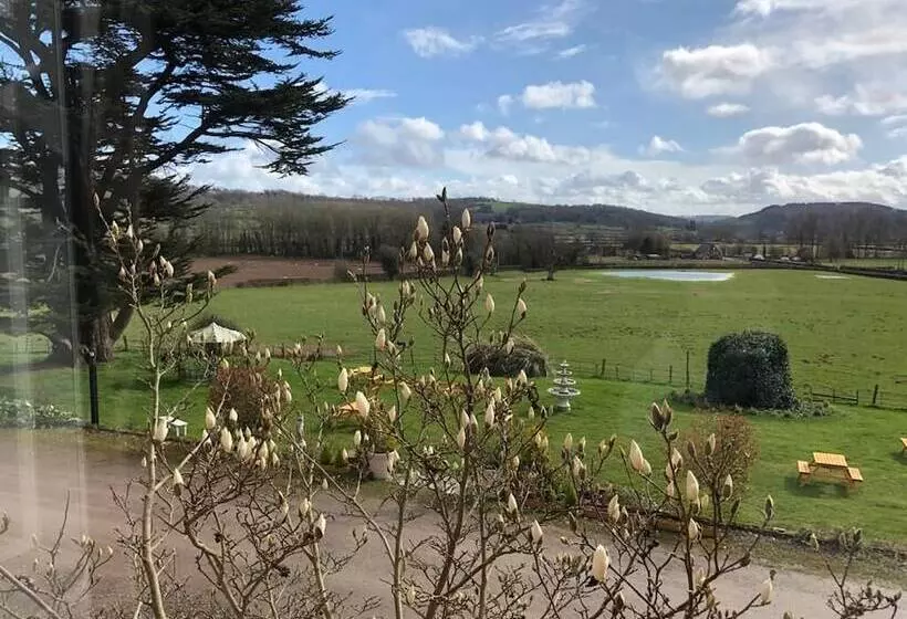 בית מלון כפרי Longworth Hall