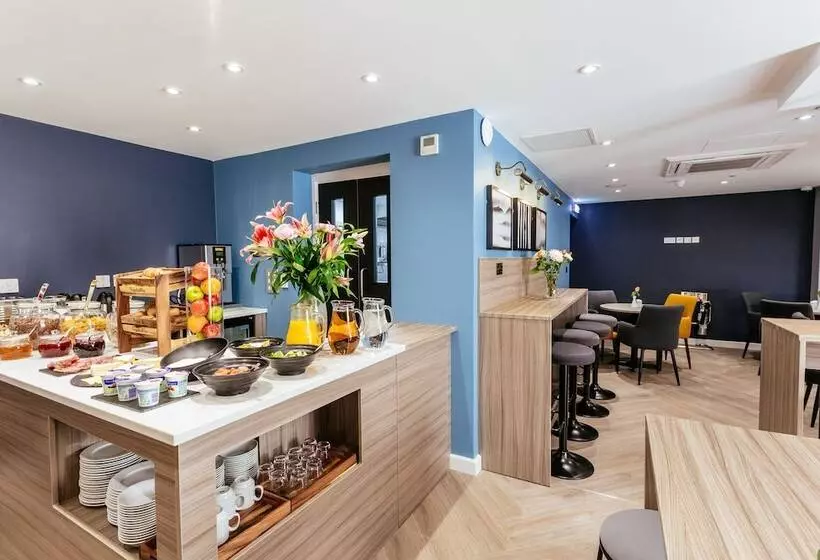 בית מלון כפרי Oliver Plaza