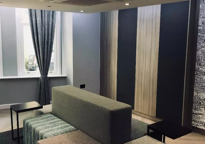 בית מלון כפרי Oliver Plaza