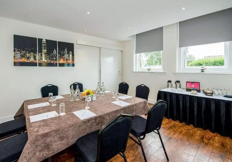 Stanwell Hotel By Mercure