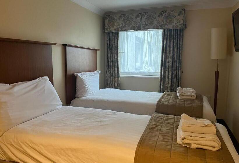 فندق Macdonald Tickled Trout