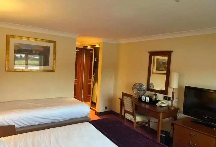 בית מלון כפרי Macdonald Tickled Trout