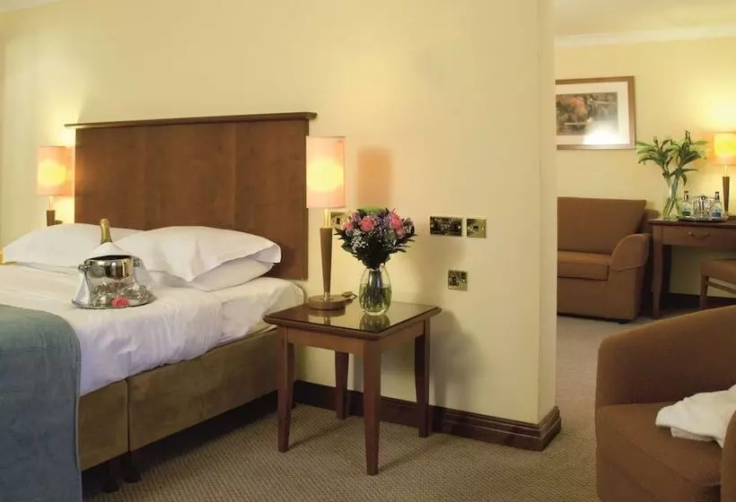 בית מלון כפרי Macdonald Tickled Trout