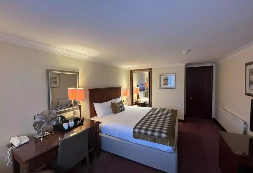 בית מלון כפרי Macdonald Tickled Trout