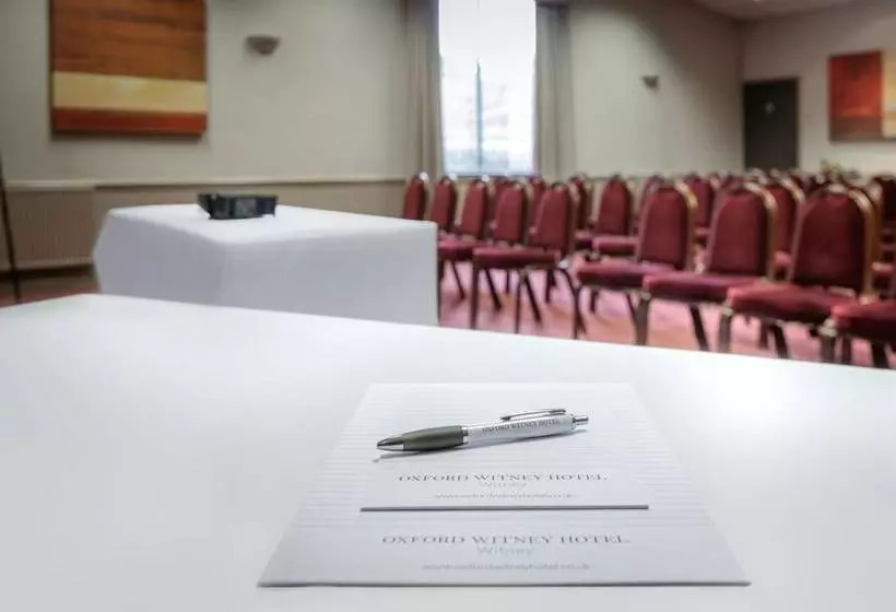 Отель Oxford Witney