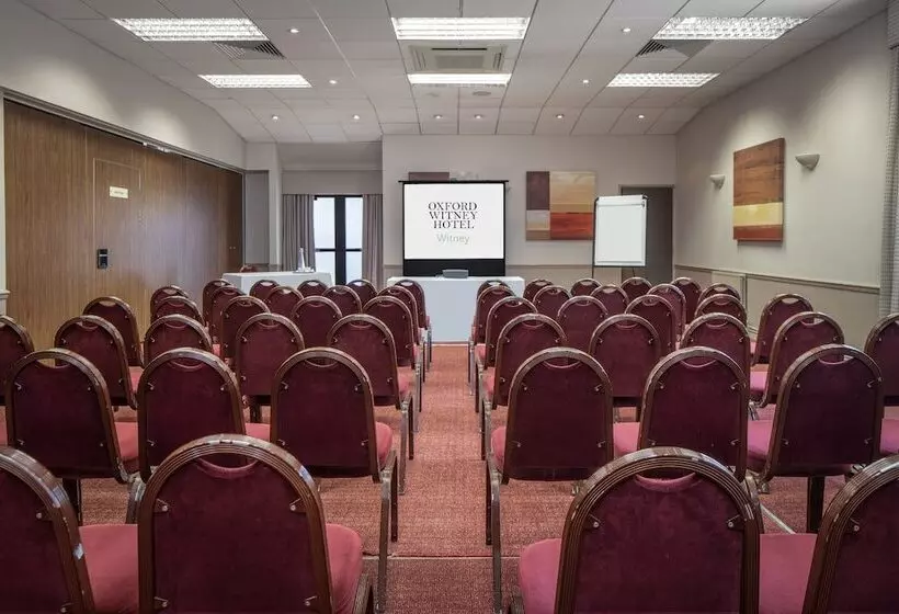 Отель Oxford Witney