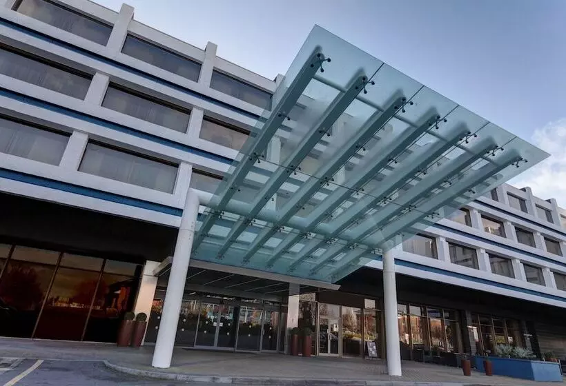 Отель Renaissance London Heathrow