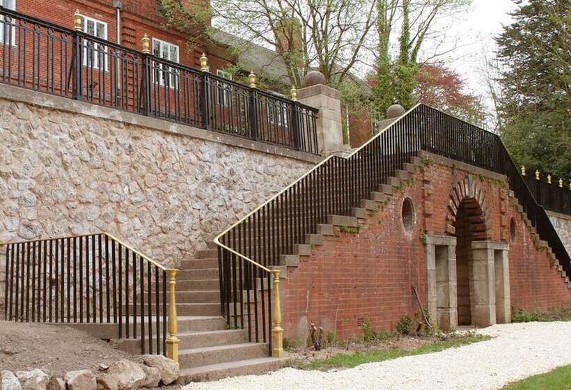 Southcrest Manor Hotel, Best Western Signature Collection