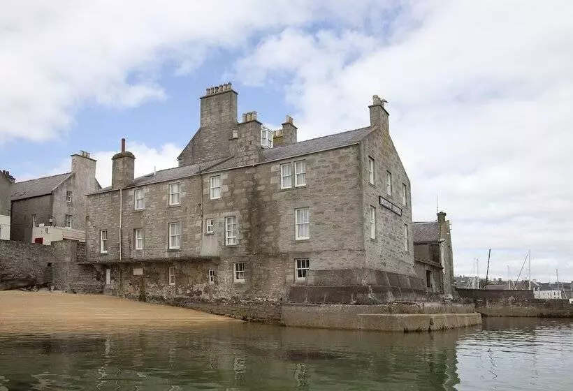 Отель The Queen S