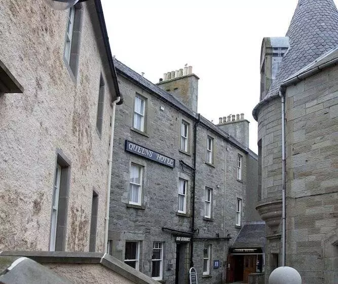 Отель The Queen S