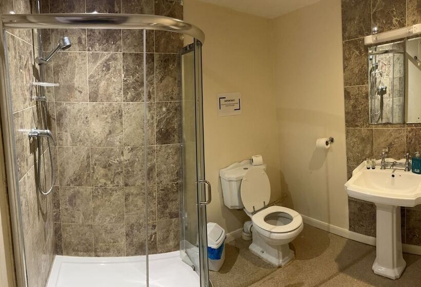 هتل The Rose And Crown