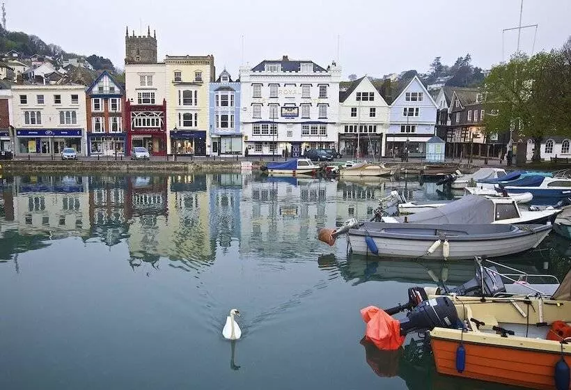 Отель The Royal Castle