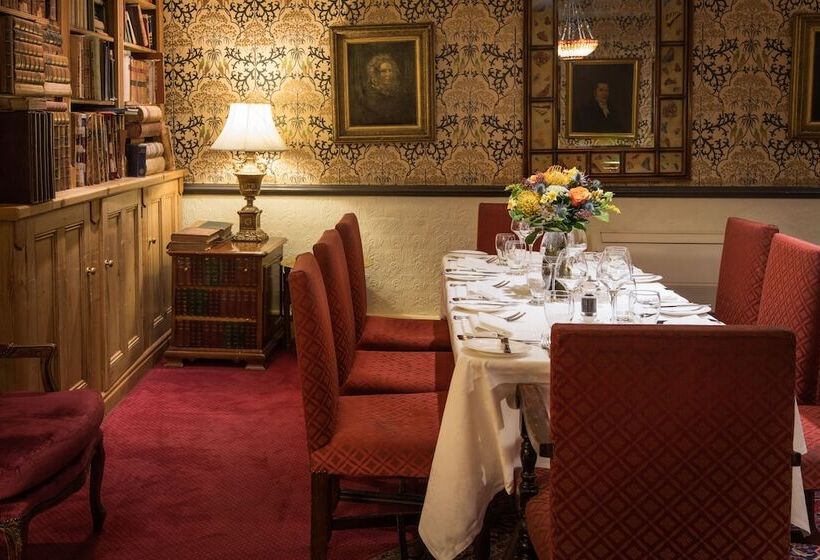 Hotel The Royal Castle