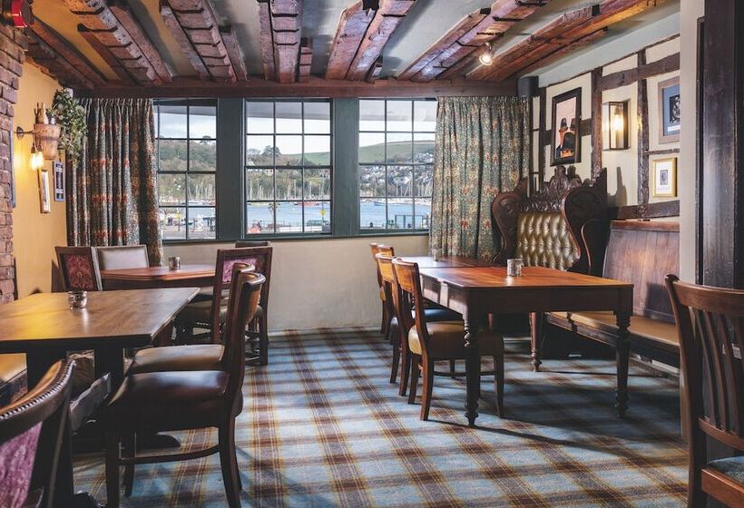 Hotel The Royal Castle