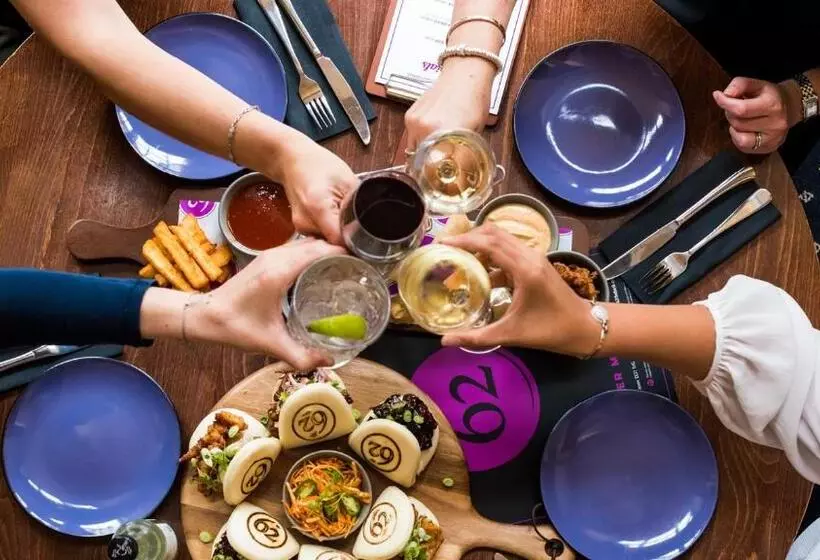 酒店 The Royal & Fortescue