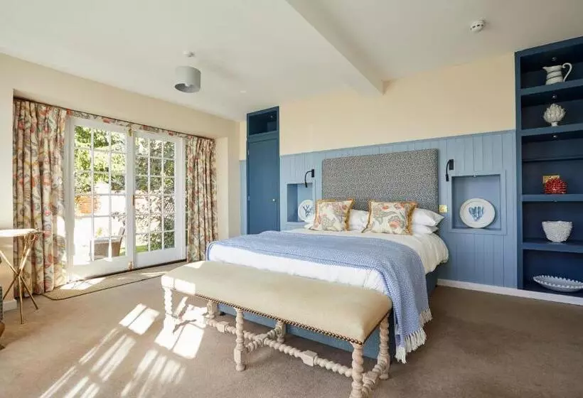 בית מלון כפרי The Royal Oak, Yattendon