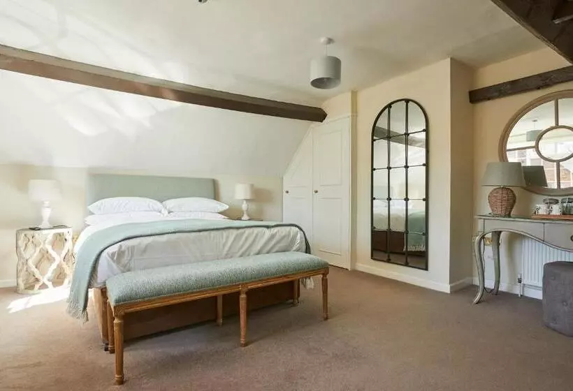 בית מלון כפרי The Royal Oak, Yattendon