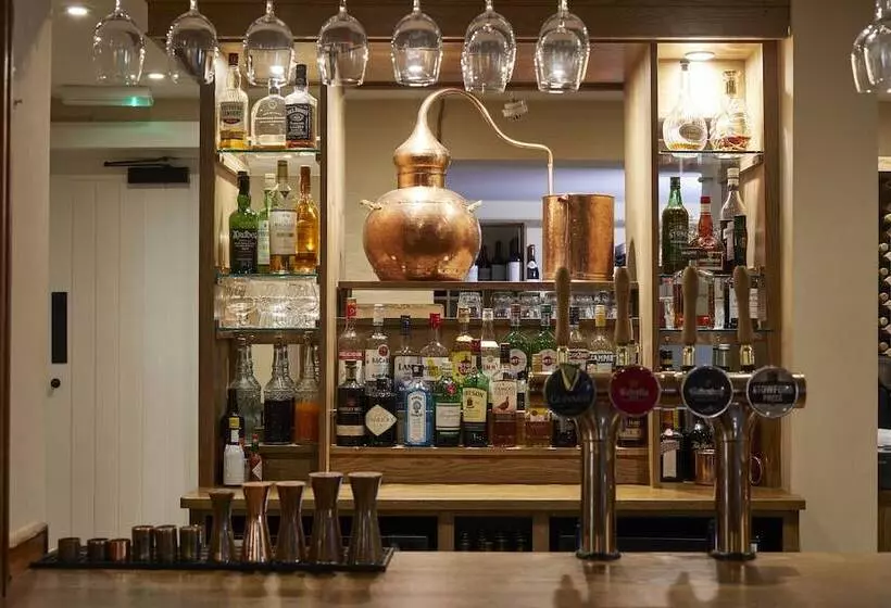 בית מלון כפרי The Royal Oak, Yattendon