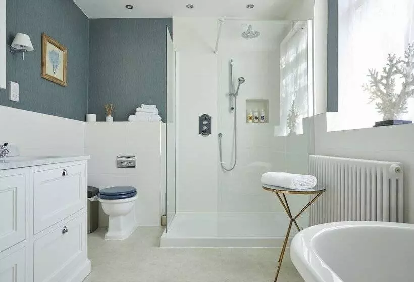 בית מלון כפרי The Royal Oak, Yattendon