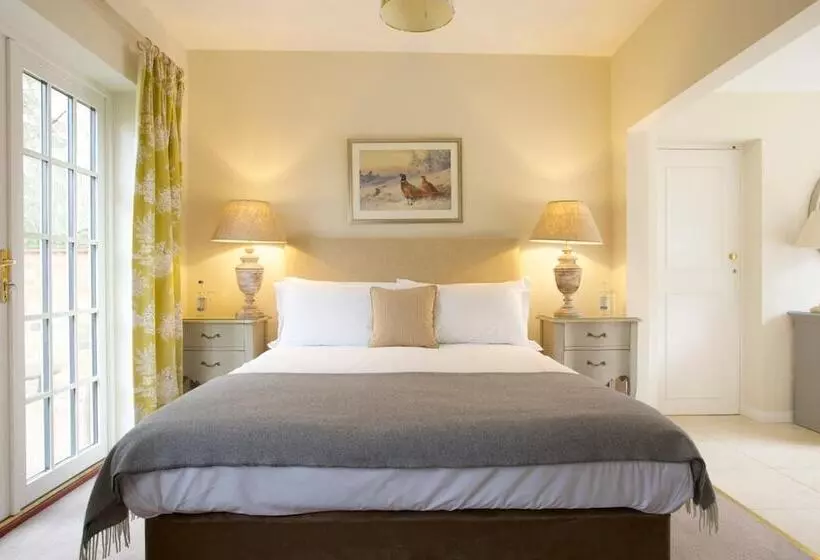 בית מלון כפרי The Royal Oak, Yattendon