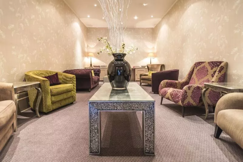 בית מלון כפרי The Royal