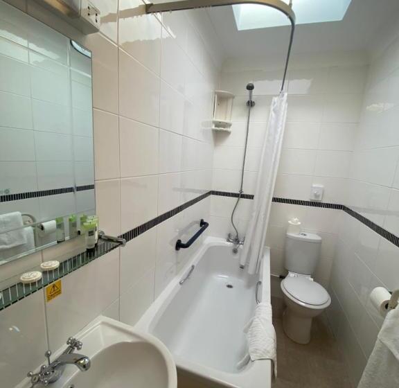 The Riviera Hotel & Apartments   Alum Chine