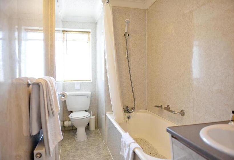 The Riviera Hotel & Apartments   Alum Chine