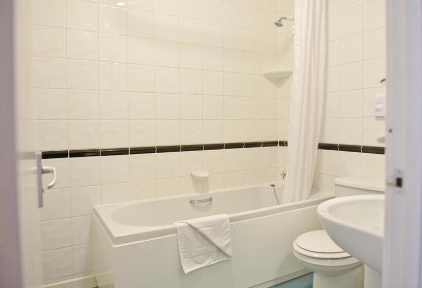 The Riviera Hotel & Apartments   Alum Chine