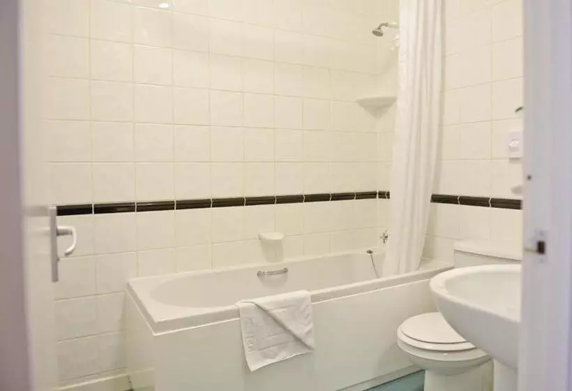 The Riviera Hotel & Apartments   Alum Chine