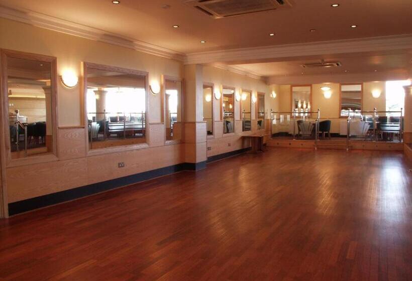 The Riviera Hotel & Apartments   Alum Chine