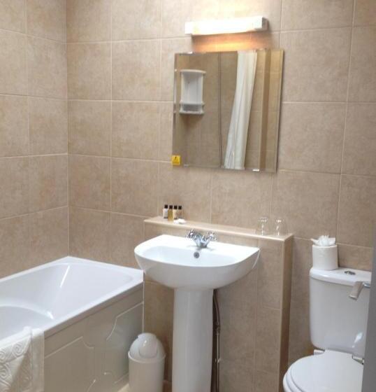 The Riviera Hotel & Apartments   Alum Chine