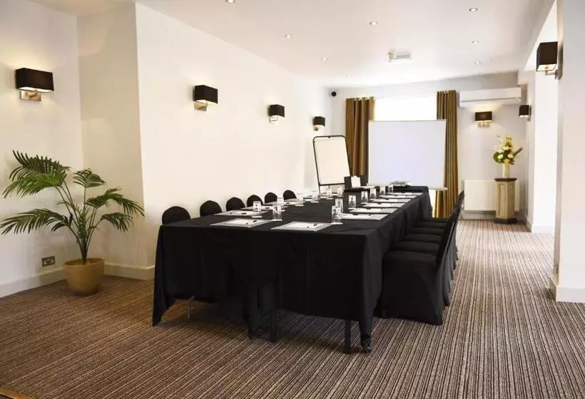 The Riviera Hotel & Apartments   Alum Chine