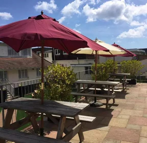 The Riviera Hotel & Apartments   Alum Chine