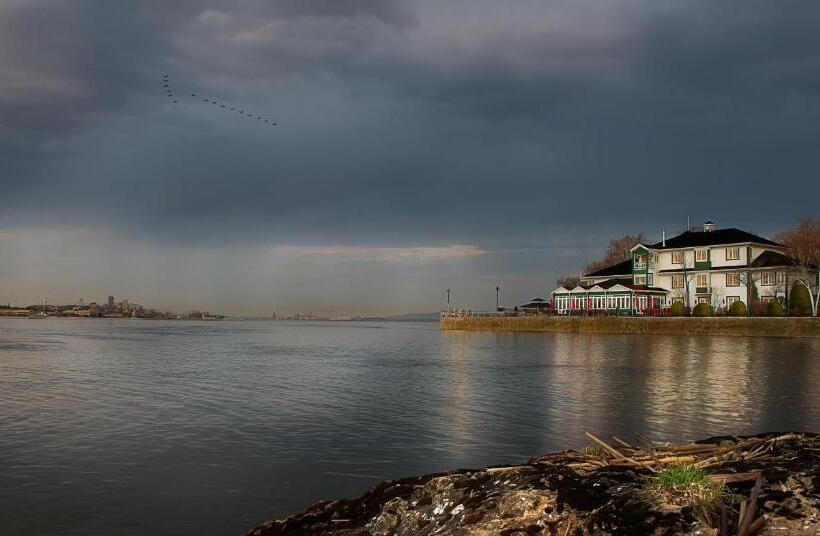 Goéliche Hotel Et Appartement