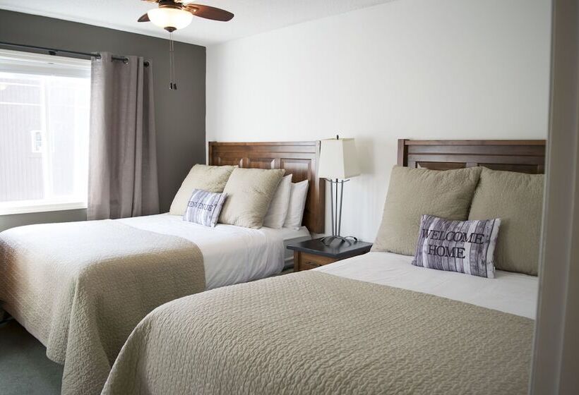 Отель Banff Boundary Lodge