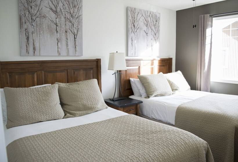 Отель Banff Boundary Lodge